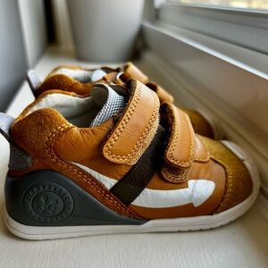 Kids Shoes - Brown and White